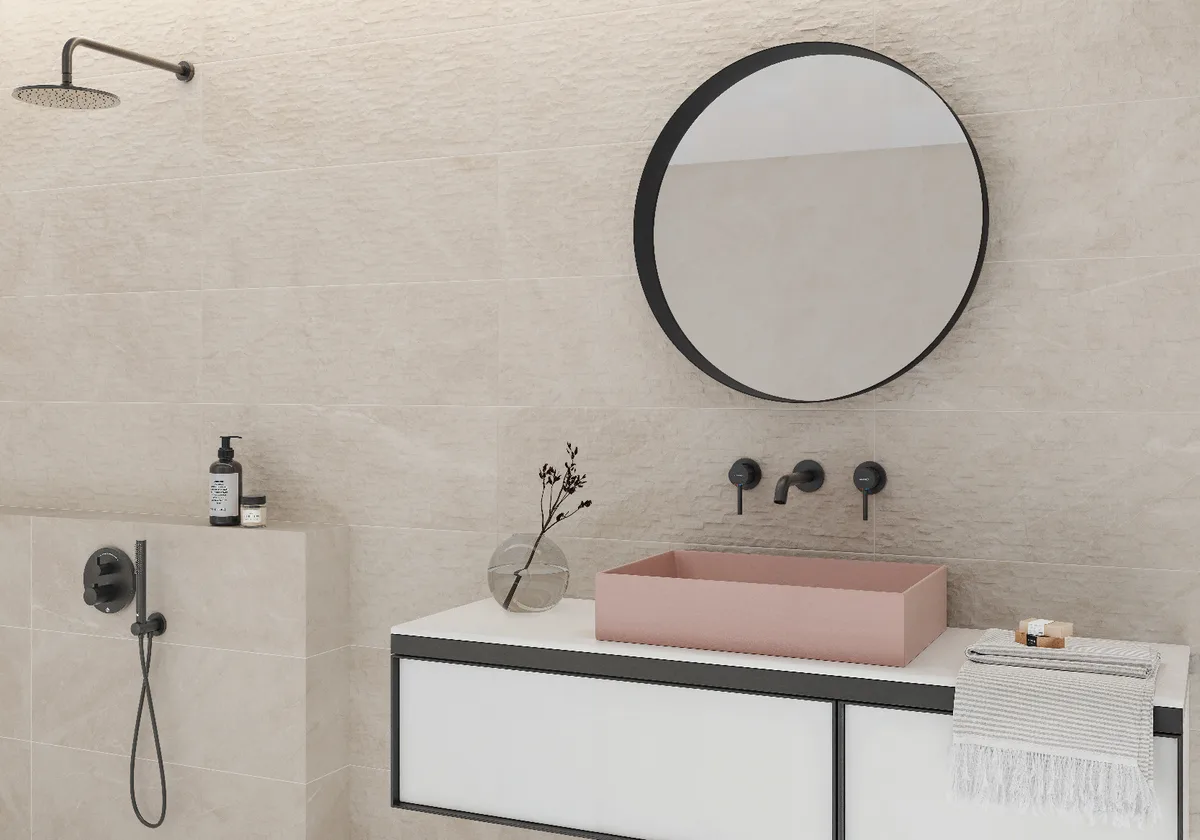 Isea Sand Matte en un ba&ntilde;o