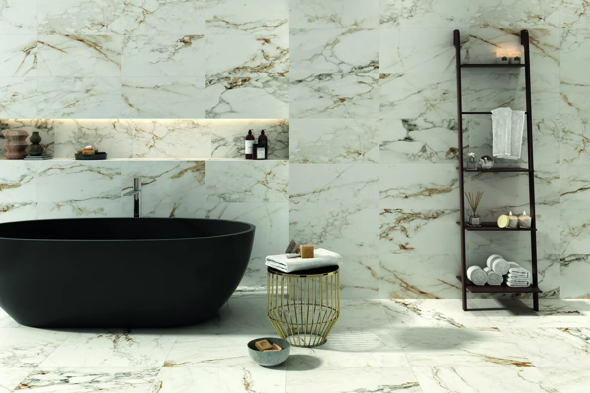 Barnaby Super White en un ba&ntilde;o
