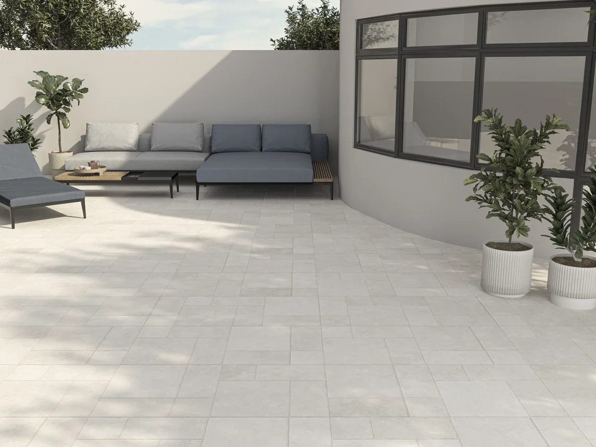 Balance Beige en un espacio exterior