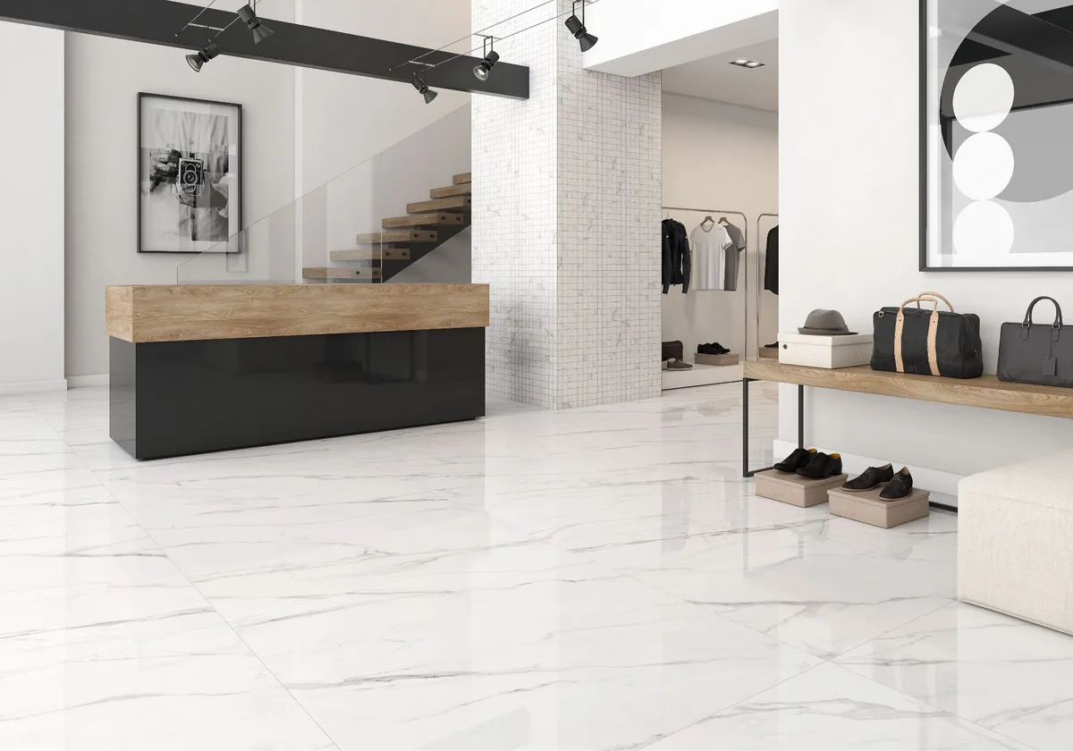 Naples White en un espacio comercial