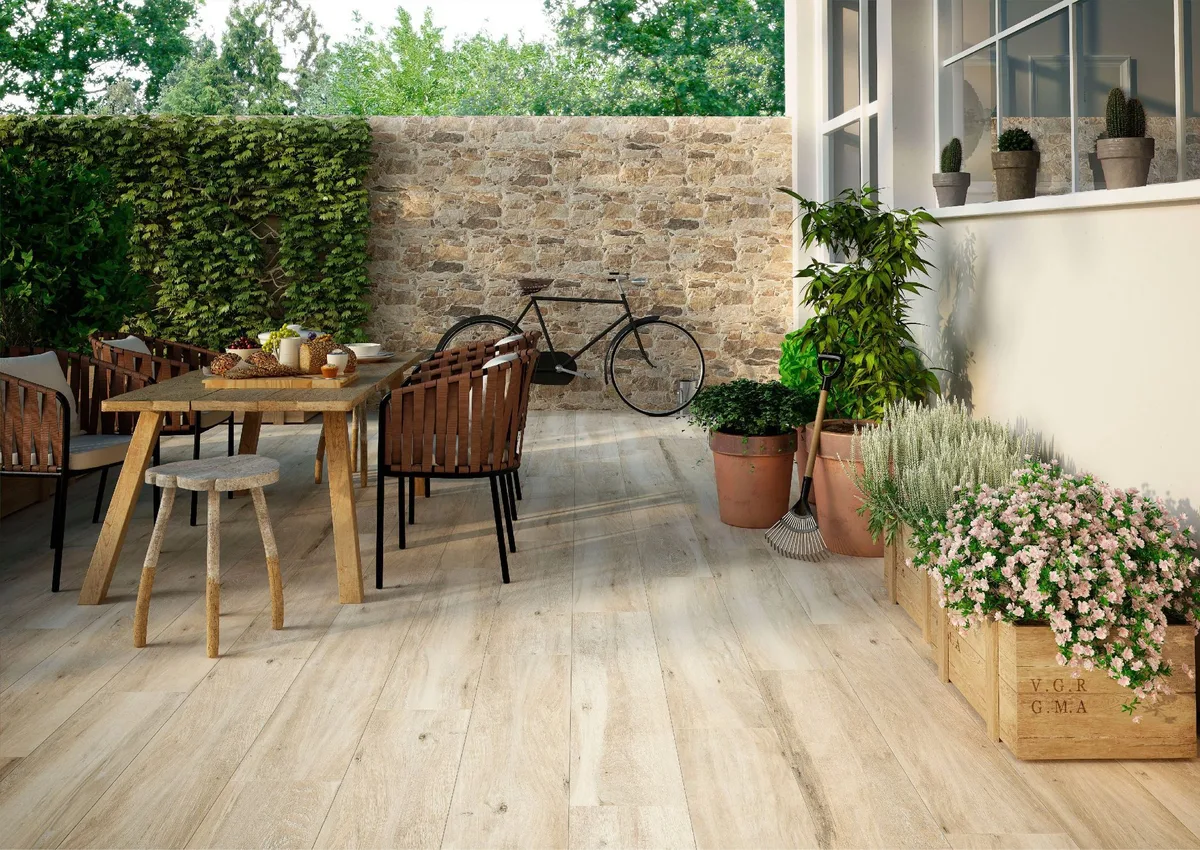 Atelier Beige en un espacio exterior